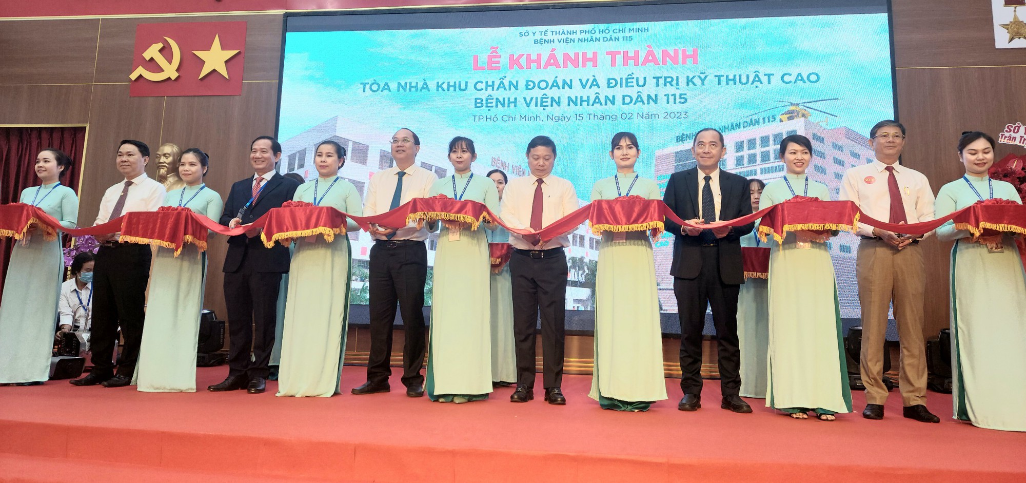 Bệnh viện Nh&acirc;n d&acirc;n 115 đưa v&agrave;o hoạt động khu kỹ thuật cao c&oacute; trực thăng cấp cứu - Ảnh 1.