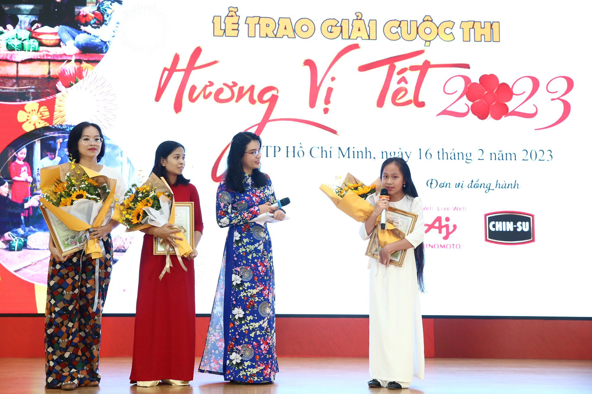 TRAO GIẢI CUỘC THI HƯƠNG VỊ TẾT NĂM 2023: Đậm đ&agrave; t&igrave;nh th&acirc;n - Ảnh 1.