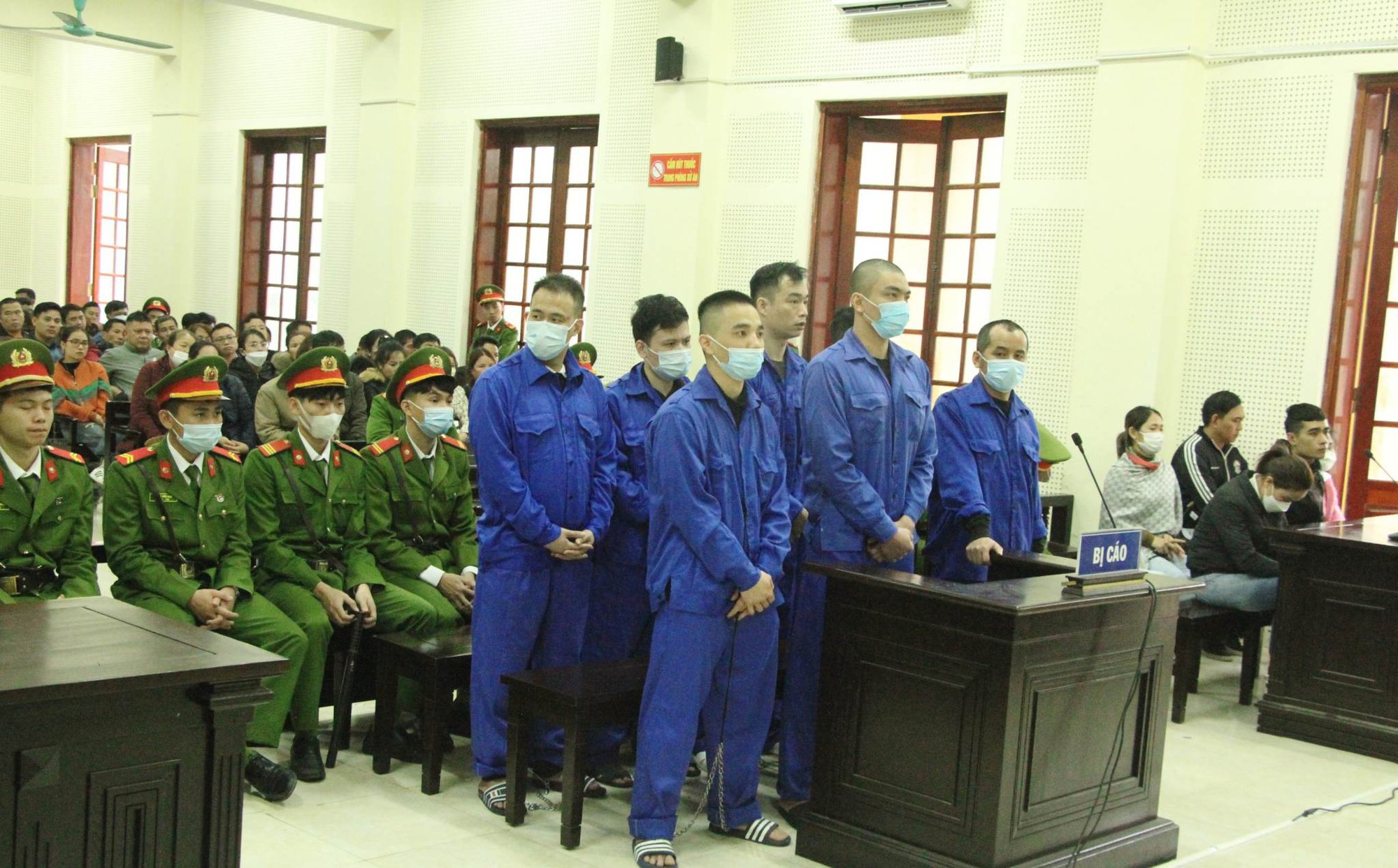 Buôn bán ma túy từ Nghệ An vào TP HCM, 6 bị cáo lĩnh án tử hình - Ảnh 1.