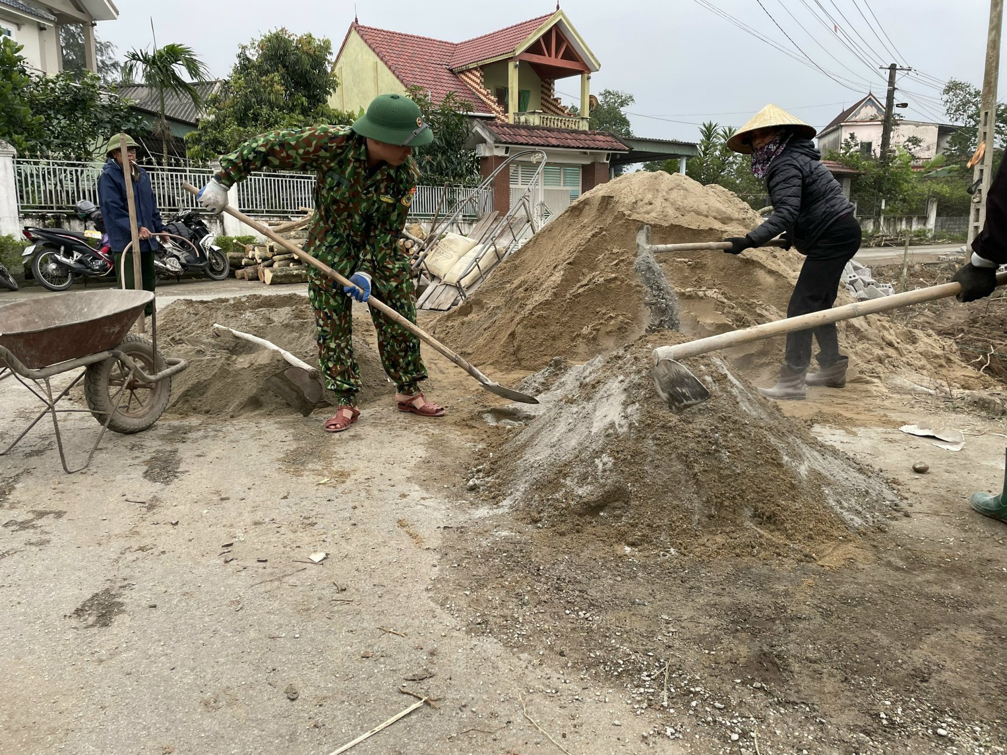Cụ bà 71 tuổi hiến hàng trăm m² đất ở vị trí đắc địa