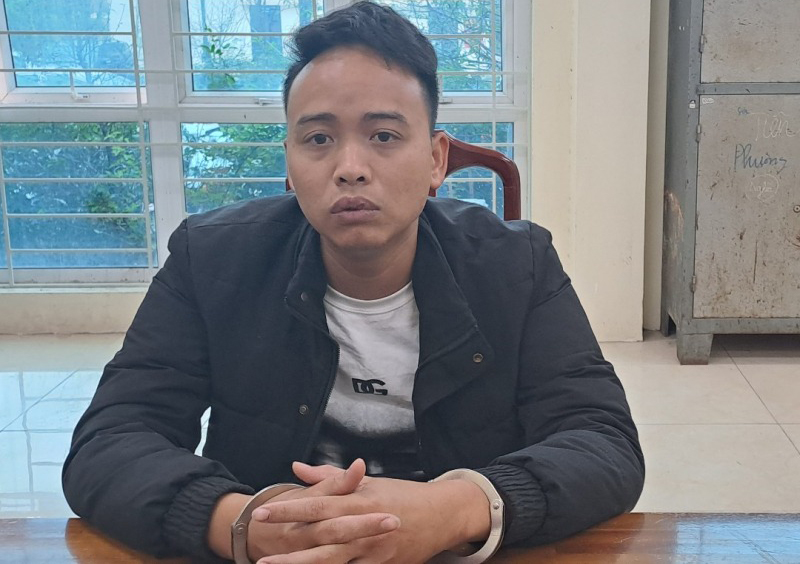 Mượn xe máy SH của mẹ vợ và xe ôtô của anh vợ, mang súng đi cướp