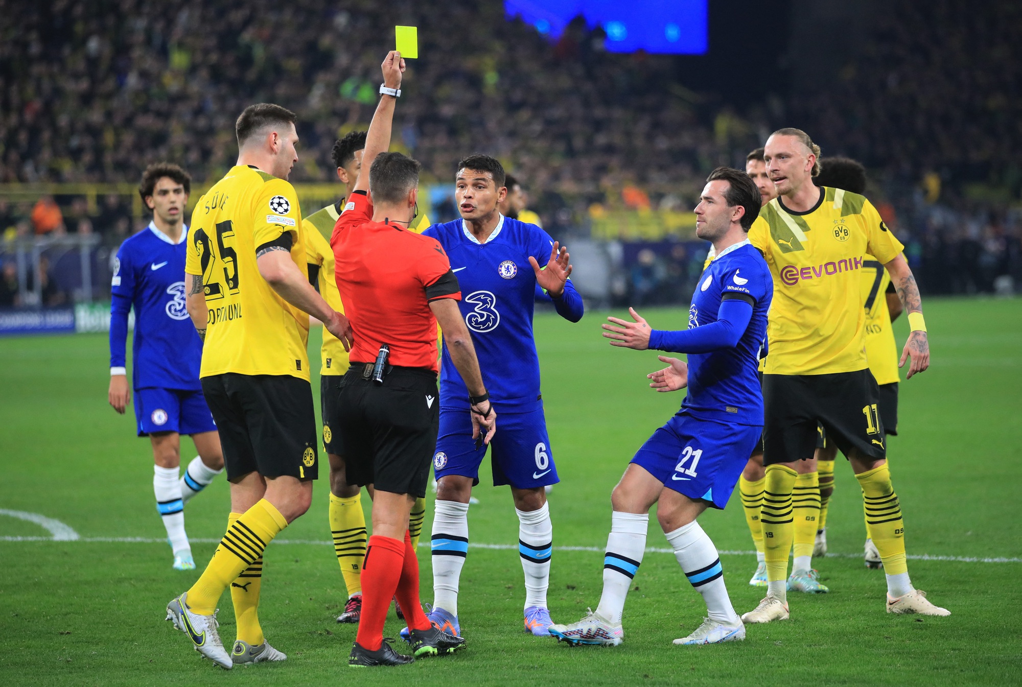 Sao trẻ Adeyemi lập siêu phẩm, Chelsea thua Dortmund ở Champions League - Ảnh 3.