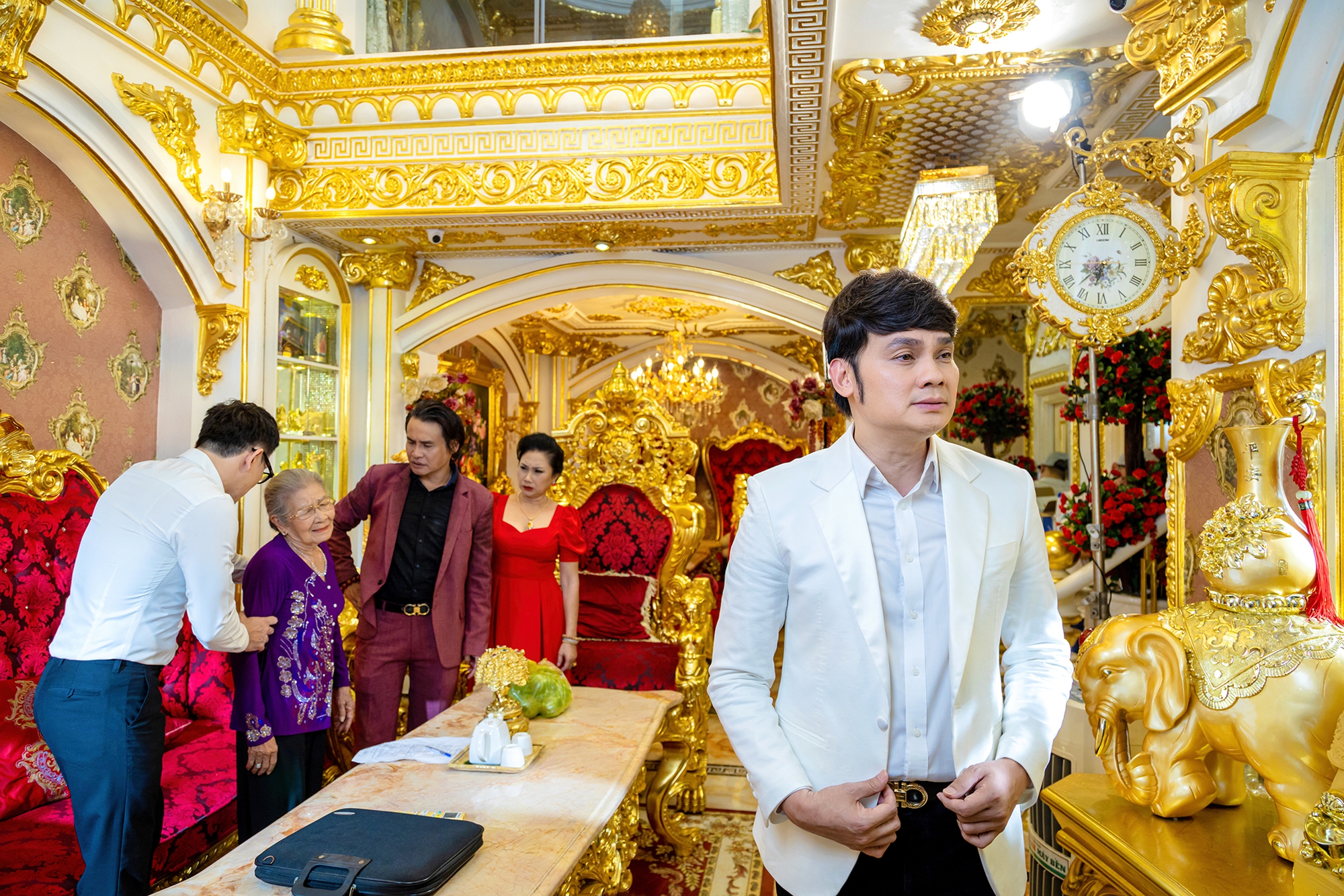 NSƯT Kim Tiểu Long g&acirc;y x&uacute;c động với MV Thua một người dưng 2 - Ảnh 2.