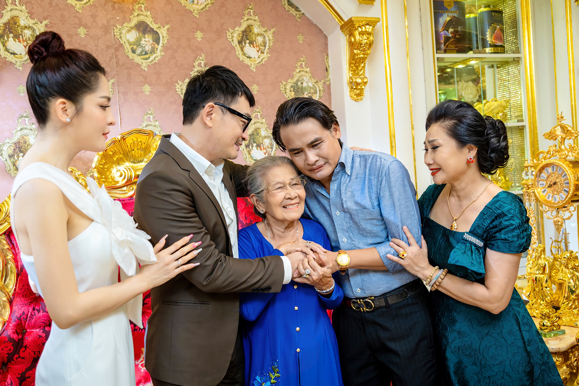 NSƯT Kim Tiểu Long g&acirc;y x&uacute;c động với MV Thua một người dưng 2 - Ảnh 3.