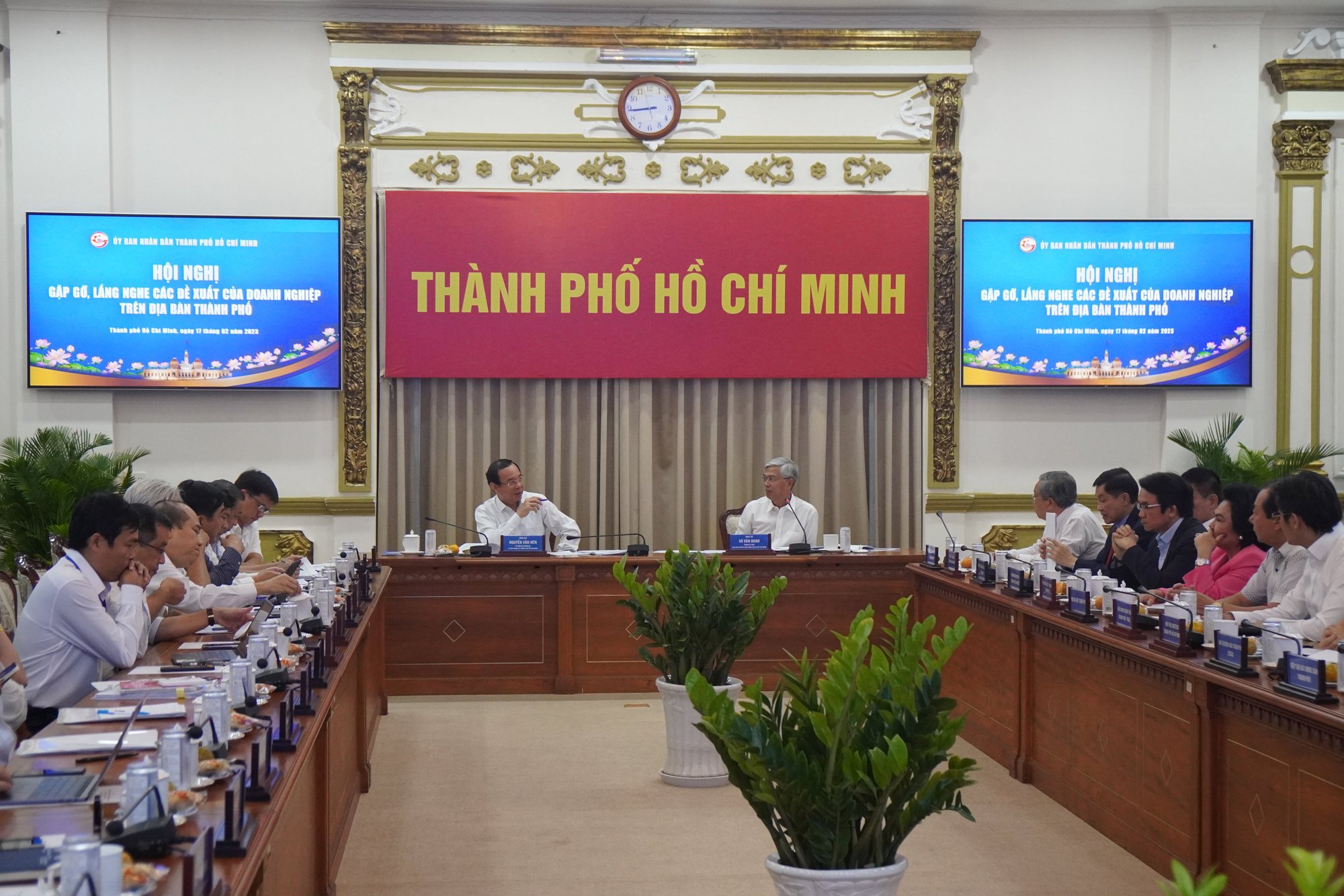 Doanh nghiệp bị “vạ lây” từ khó khăn của bất động sản