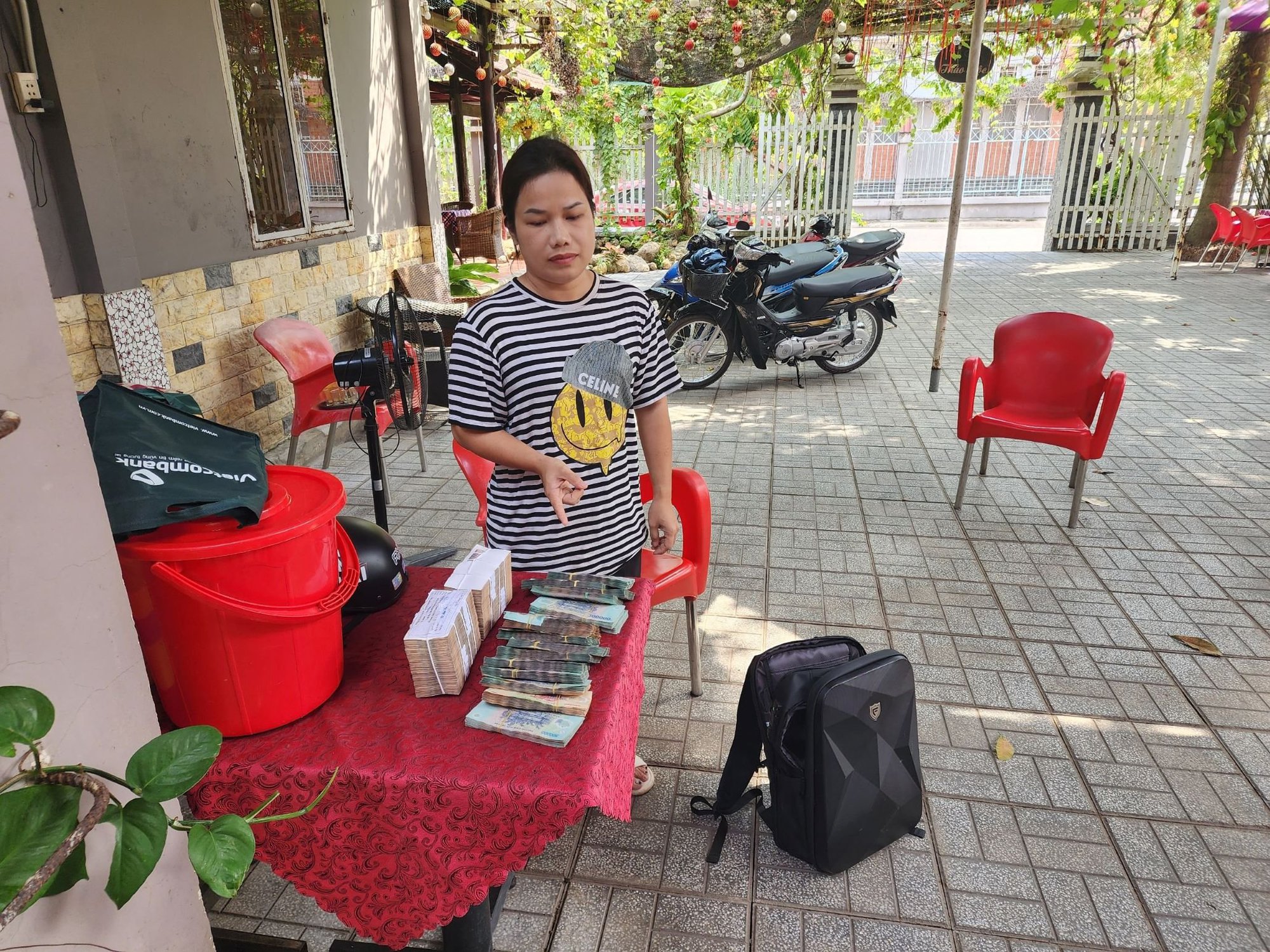 Một phụ nữ nhận 1,1 tỉ đồng để "chạy án"