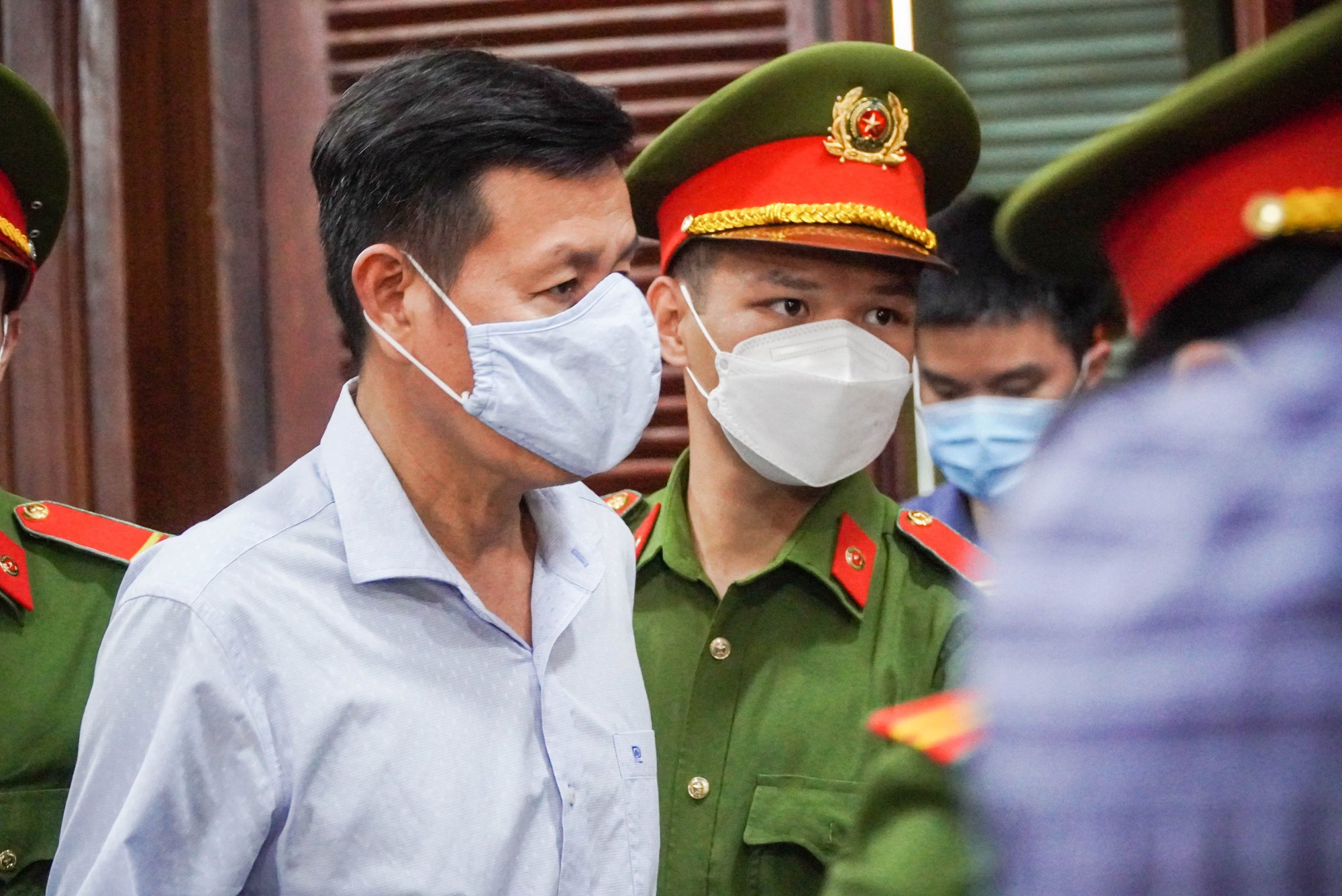 B&agrave; tr&ugrave;m thao t&uacute;ng đấu thầu v&agrave; cựu Gi&aacute;m đốc Sở Y tế Cần Thơ nhận mức &aacute;n cao nhất - Ảnh 3.