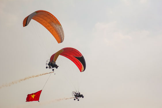 CUỘC THI ẢNH THIÊNG LIÊNG CỜ TỔ QUỐC: Khoảnh khắc bình yên - Ảnh 7.