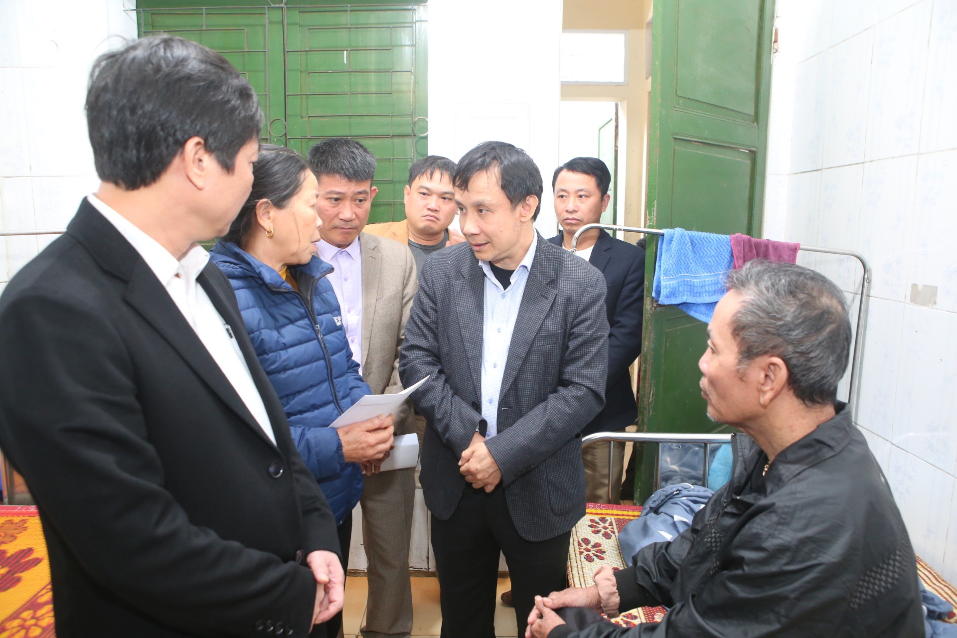 Lãnh đạo Bệnh viện Trung ương Huế khảo sát ngành y tế Hà Tĩnh