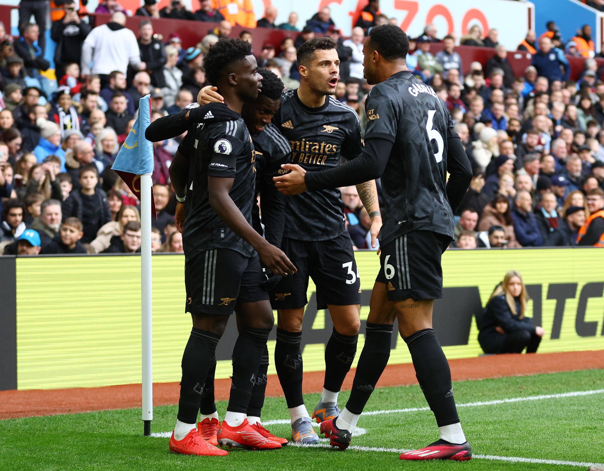Ngược d&ograve;ng hạ Aston Villa 4-2, Arsenal đ&ograve;i lại ng&ocirc;i đầu Ngoại hạng - Ảnh 4.
