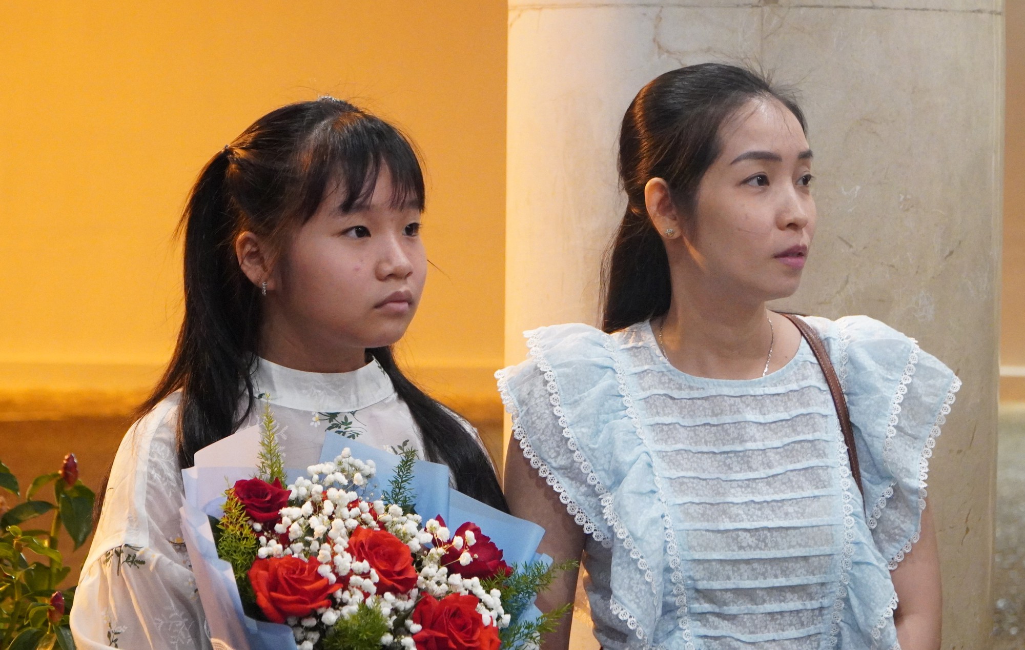 5 chiến sĩ tham gia cứu hộ tại Thổ Nhĩ Kỳ về đến TP HCM trong vòng tay của đồng đội, gia đình - Ảnh 3.