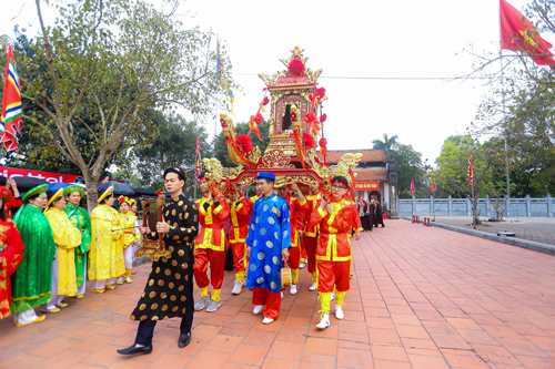 Ngăn cảnh "cướp lộc" đêm khai ấn đền Trần