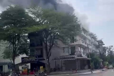 Nhiều tài sản tại nhà 3 tầng ở quận 8 bị thiêu rụi