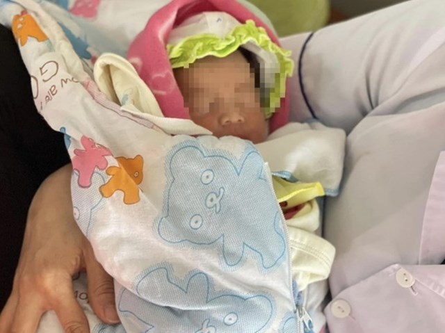 Vụ bé gái bị bỏ rơi bên miệng cống: Trần tình của chỉ huy trưởng quân sự xã