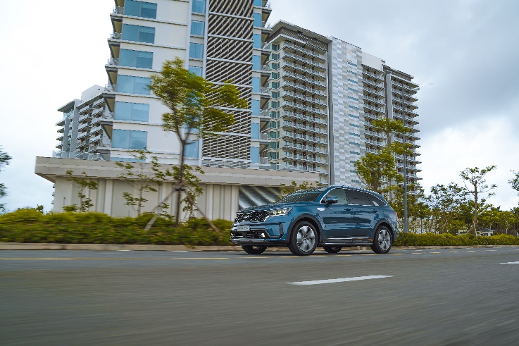 THACO AUTO c&ocirc;ng bố gi&aacute; b&aacute;n mới v&agrave; tăng ưu đ&atilde;i cho c&aacute;c d&ograve;ng xe Kia v&agrave; Mazda - Ảnh 1.