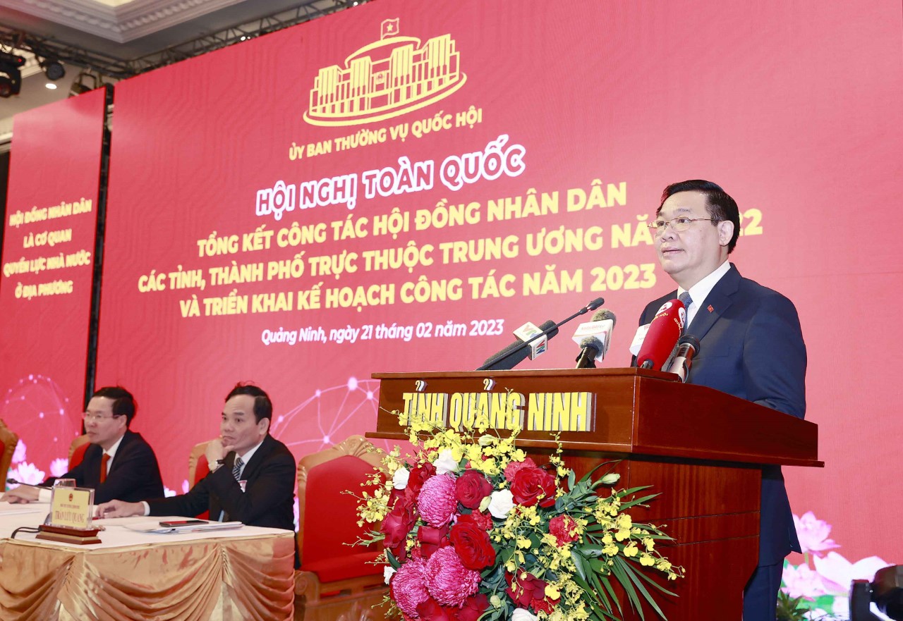 Xử lý nghiêm các trường hợp sa sút phẩm chất chính trị