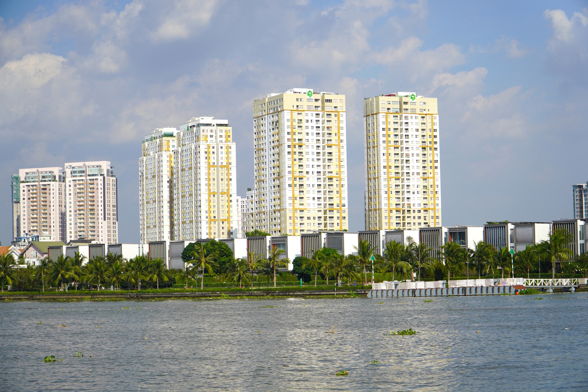 Cắm mốc hành lang bảo vệ 72 km tuyến sông Sài Gòn