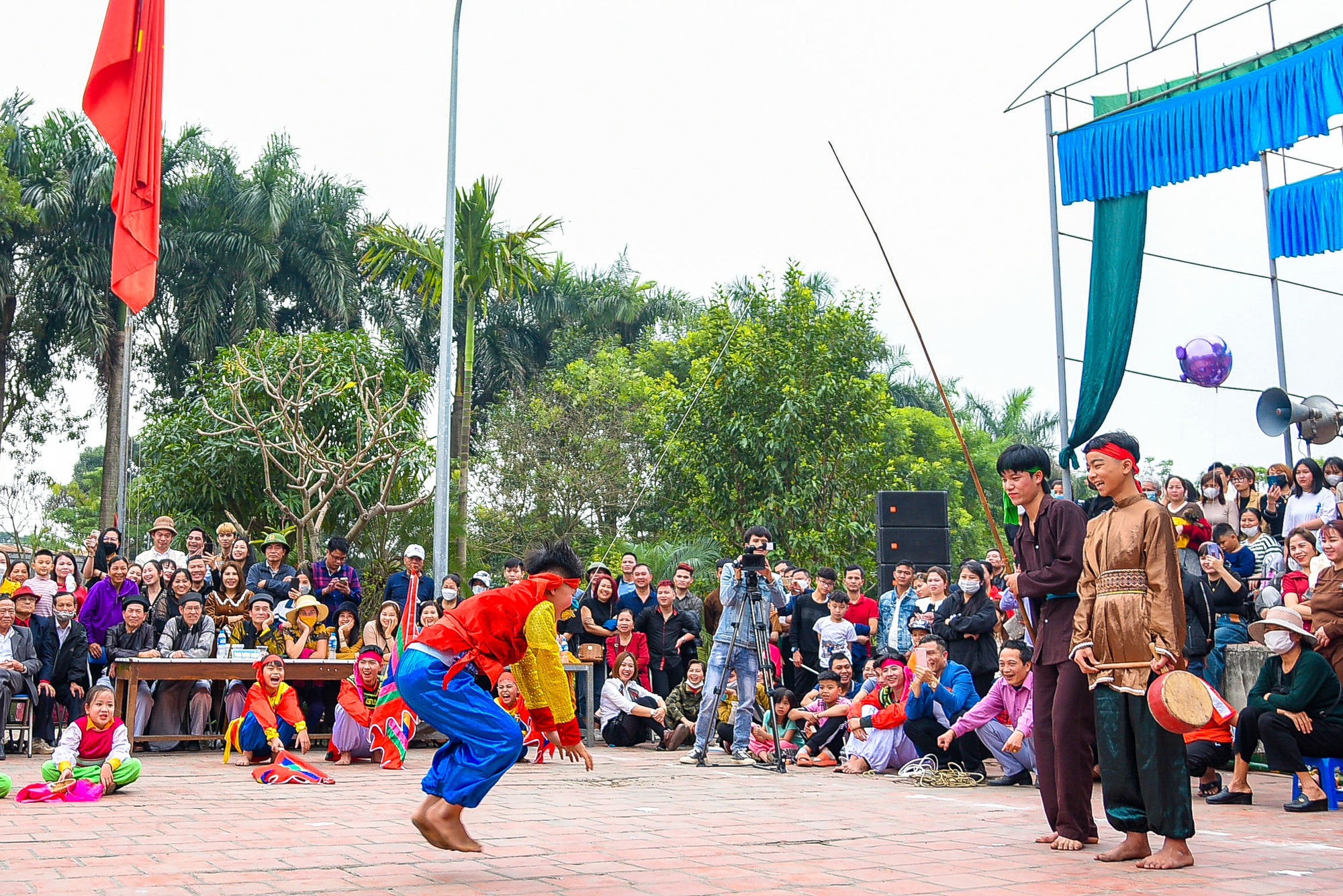 Độc đáo hội kén rể ở ngoại thành Hà Nội - Ảnh 12.