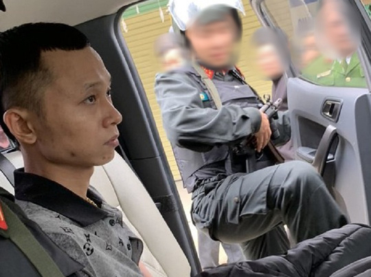 12 giờ vây bắt kẻ trốn truy nã đặc biệt thủ súng trốn trong nhà nghỉ