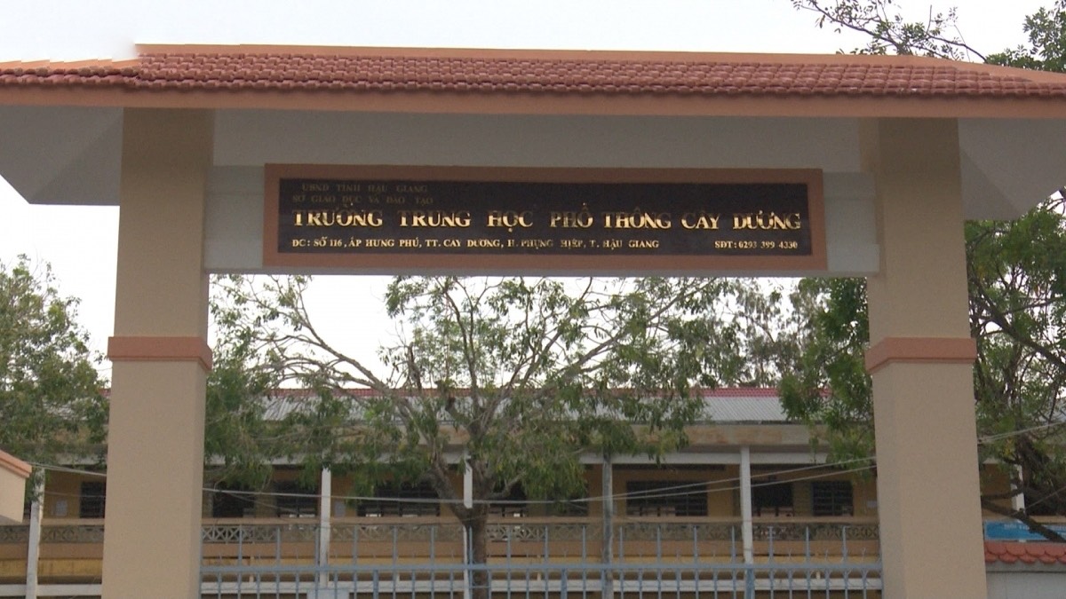 Diễn biến mới vụ nữ sinh lớp 6 ở Hậu Giang bị bạn đ&aacute;nh nhiều lần - Ảnh 1.