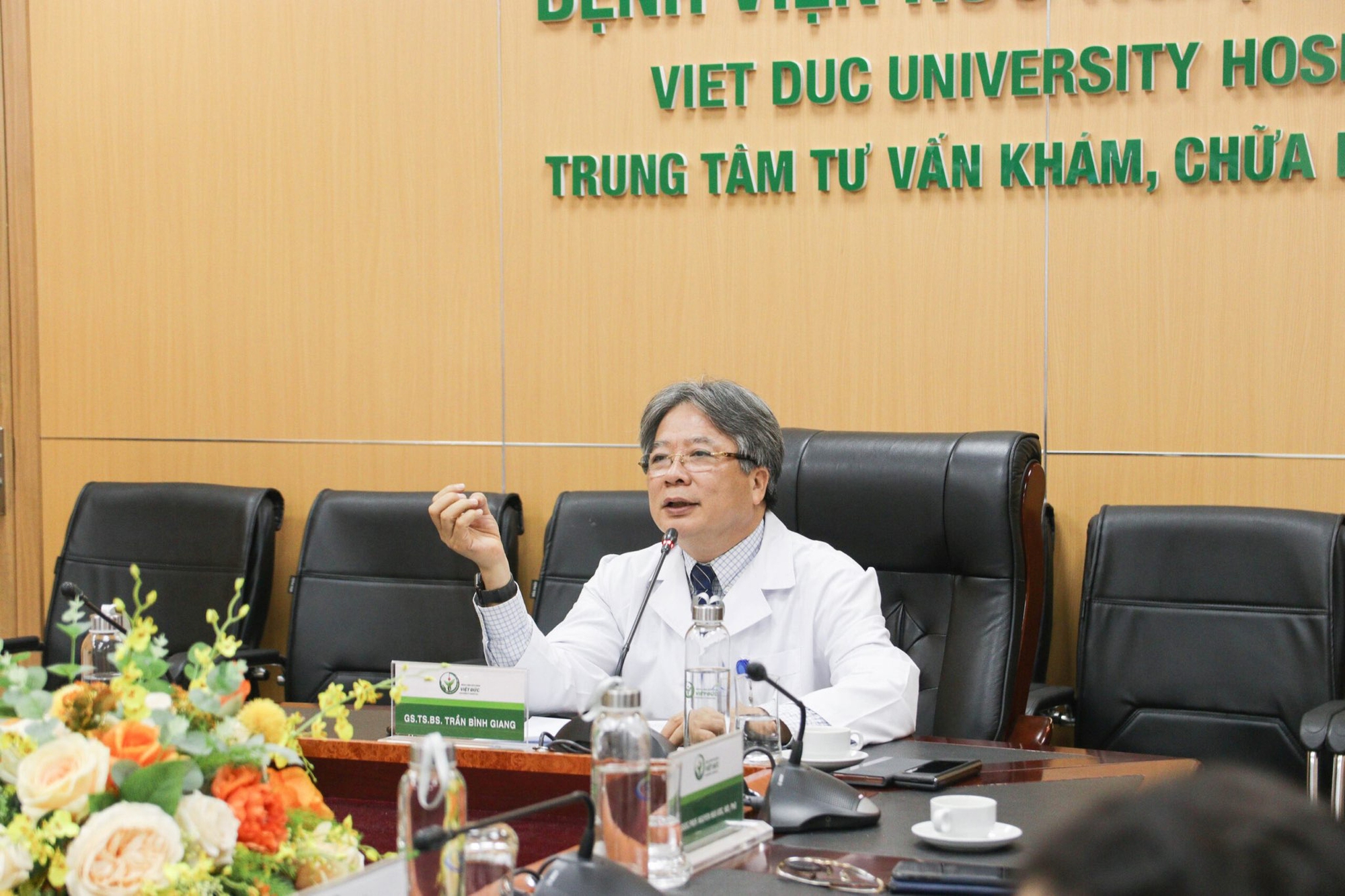 NHỮNG Đ&Ocirc;I TAY V&Agrave;NG CỦA NG&Agrave;NH Y: Ghi t&ecirc;n ng&agrave;nh nội soi Việt Nam l&ecirc;n bản đồ thế giới - Ảnh 1.