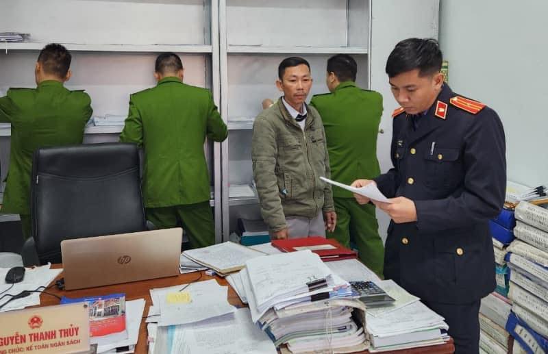 Sau phản ánh của Báo Người Lao Động: 2 cán bộ phường bị khởi tố