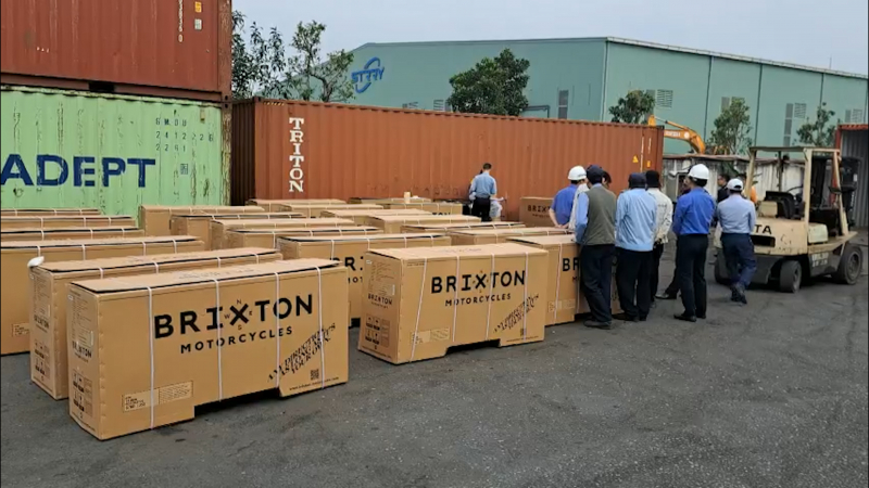 Lô xe môtô nhập khẩu theo đường biển vào Việt Nam nghi vấn gian lận xuất xứ