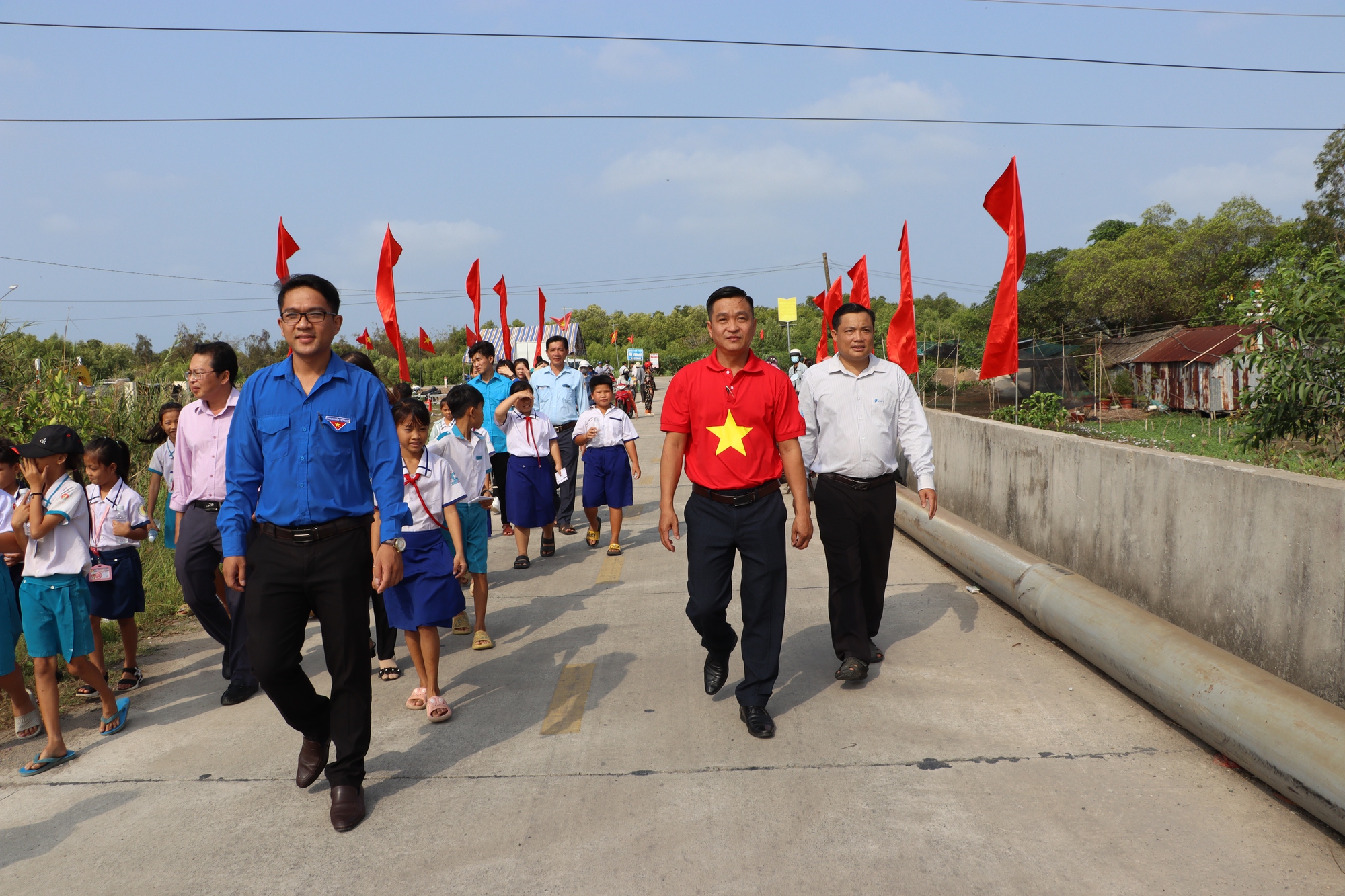 Khánh thành "Đường cờ Tổ quốc" tại Cà Mau