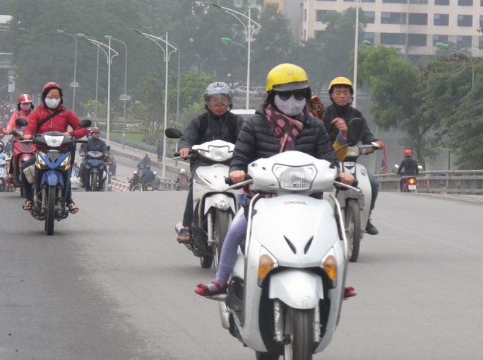 Đ&oacute;n kh&ocirc;ng kh&iacute; lạnh,  Bắc Bộ v&agrave; Trung Bộ mưa r&eacute;t - Ảnh 1.