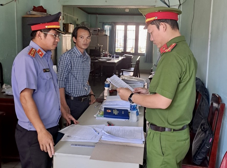 Bắt một cán bộ ở Bình Thuận vì liên quan đất đai