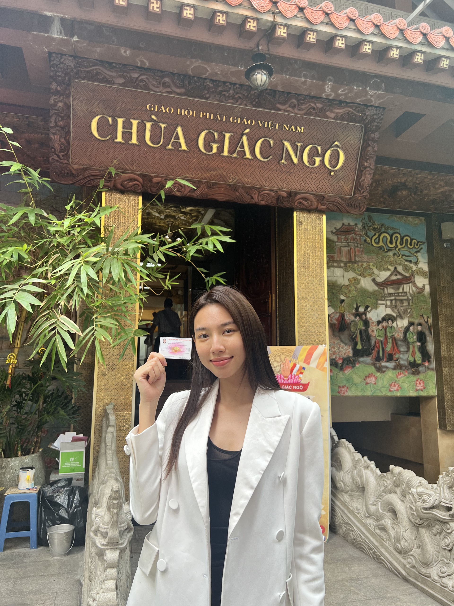 Hoa hậu Th&ugrave;y Ti&ecirc;n g&acirc;y bất ngờ khi tung MV, tập t&agrave;nh l&agrave;m ca sĩ - Ảnh 1.