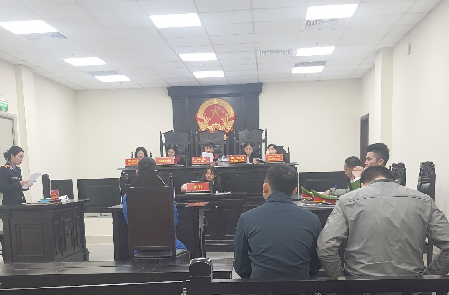 Cựu c&aacute;n bộ cảnh s&aacute;t cơ động lừa đảo đồng nghiệp h&agrave;ng tỉ đồng - Ảnh 1.