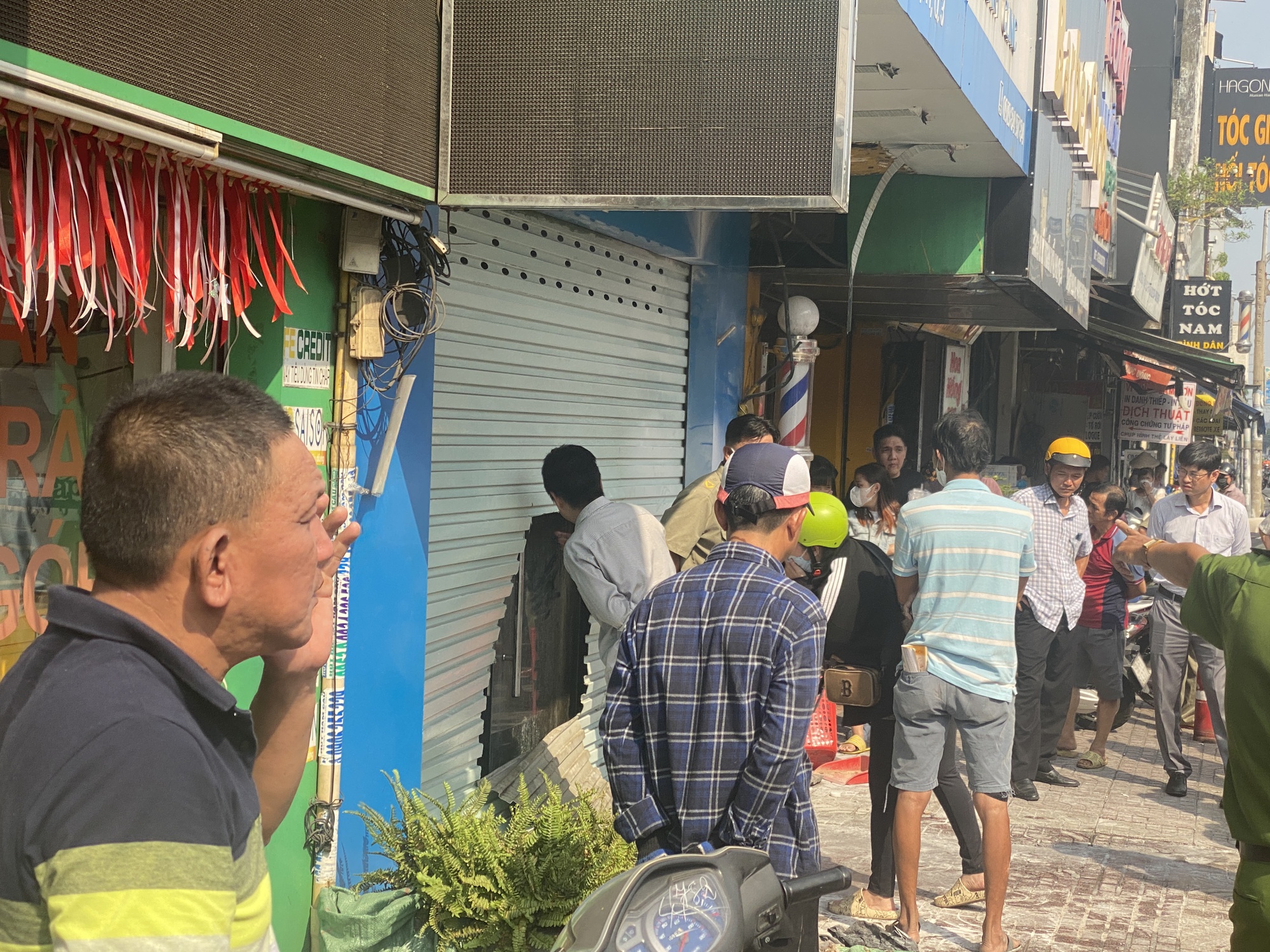 Hỏa hoạn tại ph&ograve;ng kh&aacute;m th&uacute; y ở quận 3, TP HCM - Ảnh 1.