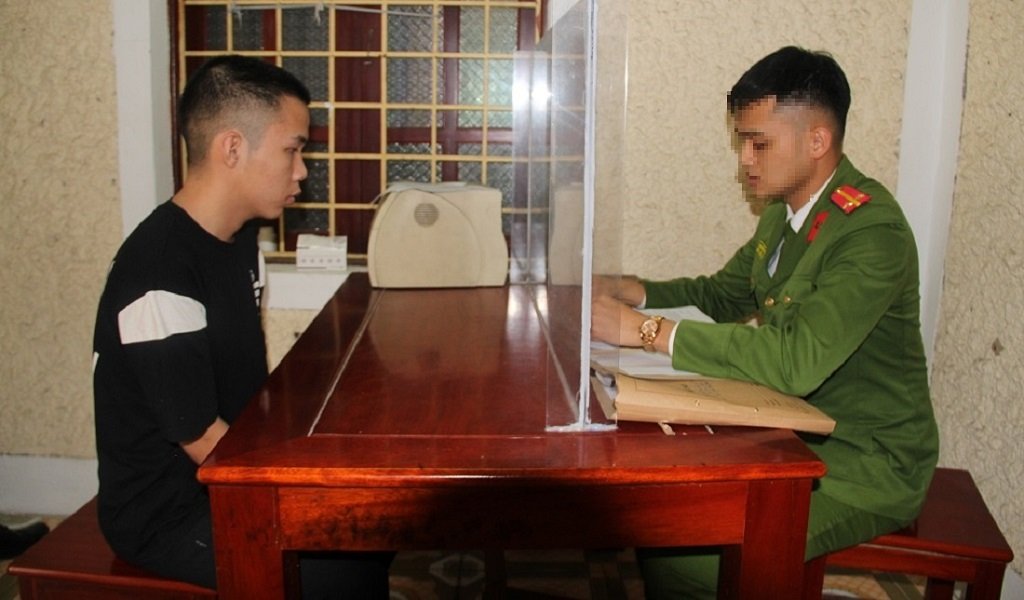 Ham mua hàng giá rẻ trên mạng xã hội, bị sập bẫy của nam thanh niên