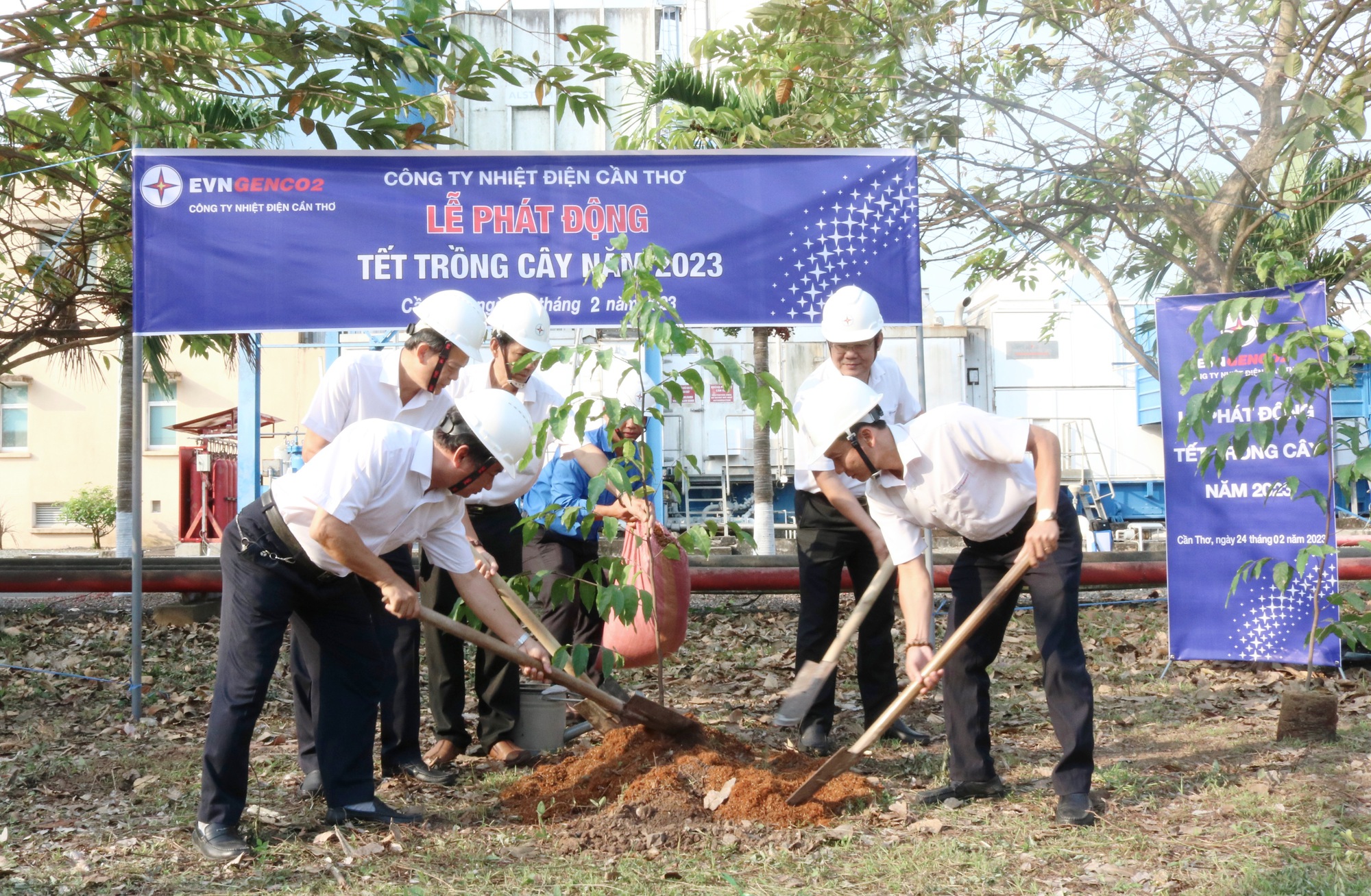 C&ocirc;ng ty Nhiệt điện Cần Thơ ph&aacute;t động phong tr&agrave;o Tết trồng c&acirc;y năm 2023 - Ảnh 1.