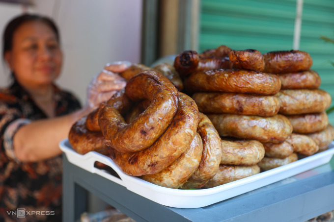 Qu&aacute;n b&uacute;n b&ograve; dồi chi&ecirc;n chị chiều, em s&aacute;ng - Ảnh 4.