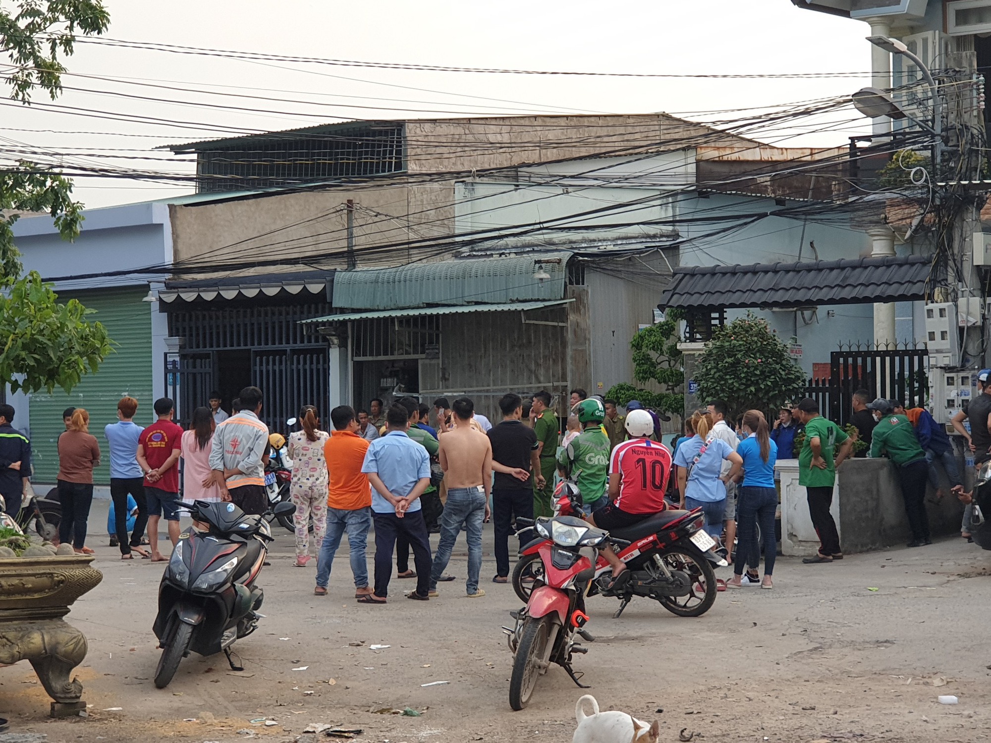B&igrave;nh Dương: Khổ chủ mất xe vật v&atilde; chờ c&ocirc;ng an giải quyết - Ảnh 2.