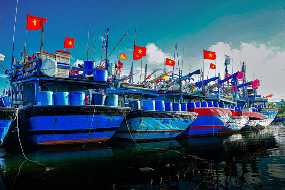 CUỘC THI ẢNH "THIÊNG LIÊNG CỜ TỔ QUỐC": Vững tin vươn khơi bám biển