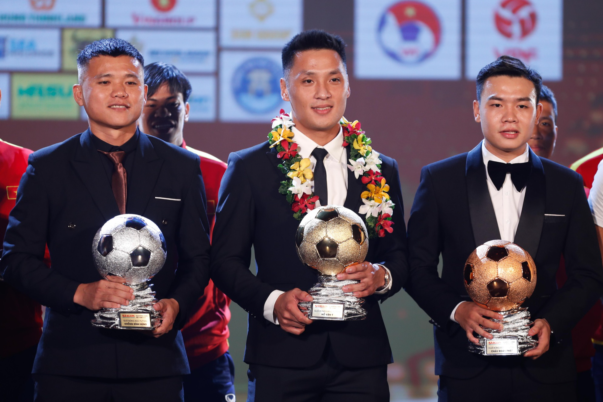 Những khoảnh khắc ấn tượng trong đêm trao giải Quả bóng vàng Việt Nam 2022 - Ảnh 3.