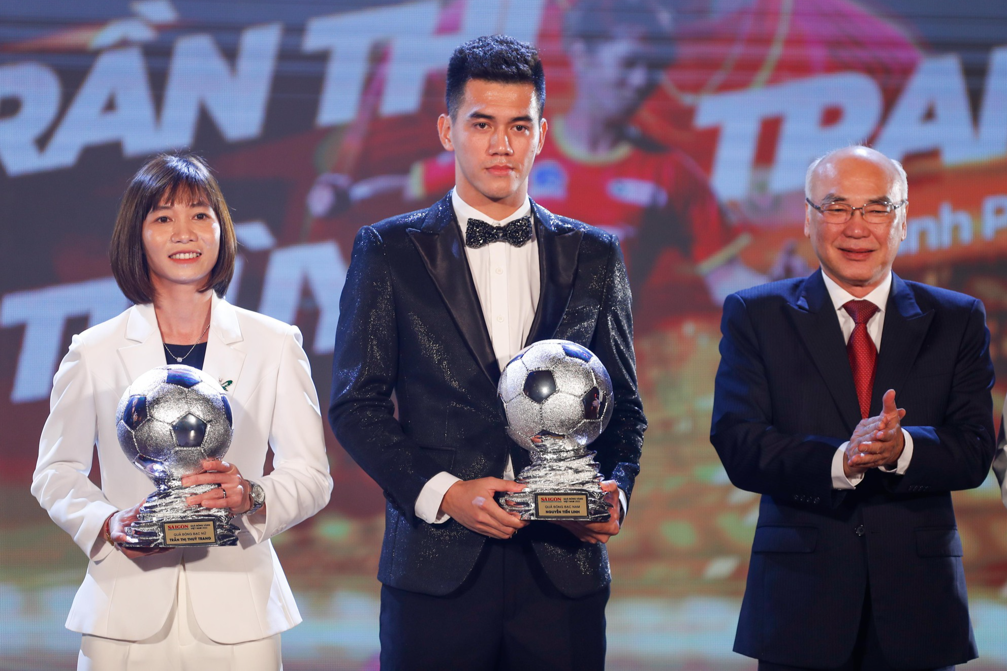 Những khoảnh khắc ấn tượng trong đêm trao giải Quả bóng vàng Việt Nam 2022 - Ảnh 7.