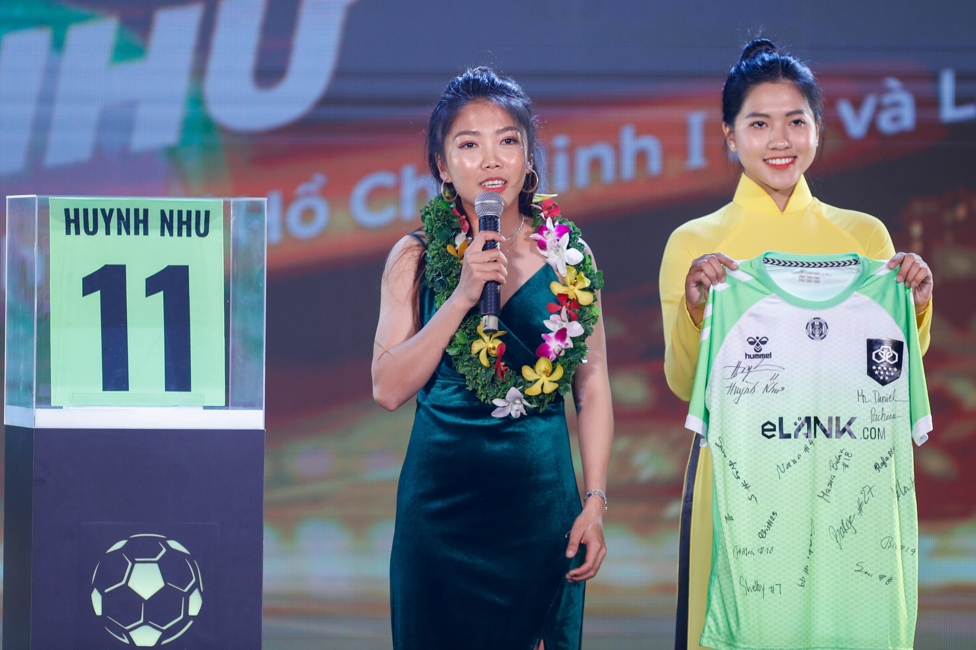 Những khoảnh khắc ấn tượng trong đêm trao giải Quả bóng vàng Việt Nam 2022 - Ảnh 5.