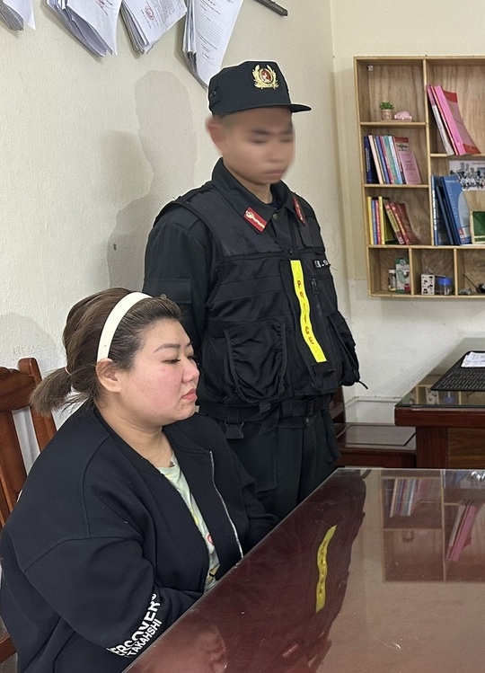 Đang ho&atilde;n &aacute;n t&ugrave; v&igrave; nu&ocirc;i con nhỏ, vẫn điều h&agrave;nh đường d&acirc;y bu&ocirc;n ma t&uacute;y khủng - Ảnh 2.