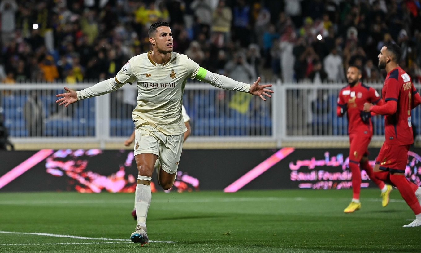 Ronaldo b&ugrave;ng nổ, đua danh hiệu Vua ph&aacute; lưới xứ Ả Rập - Ảnh 2.