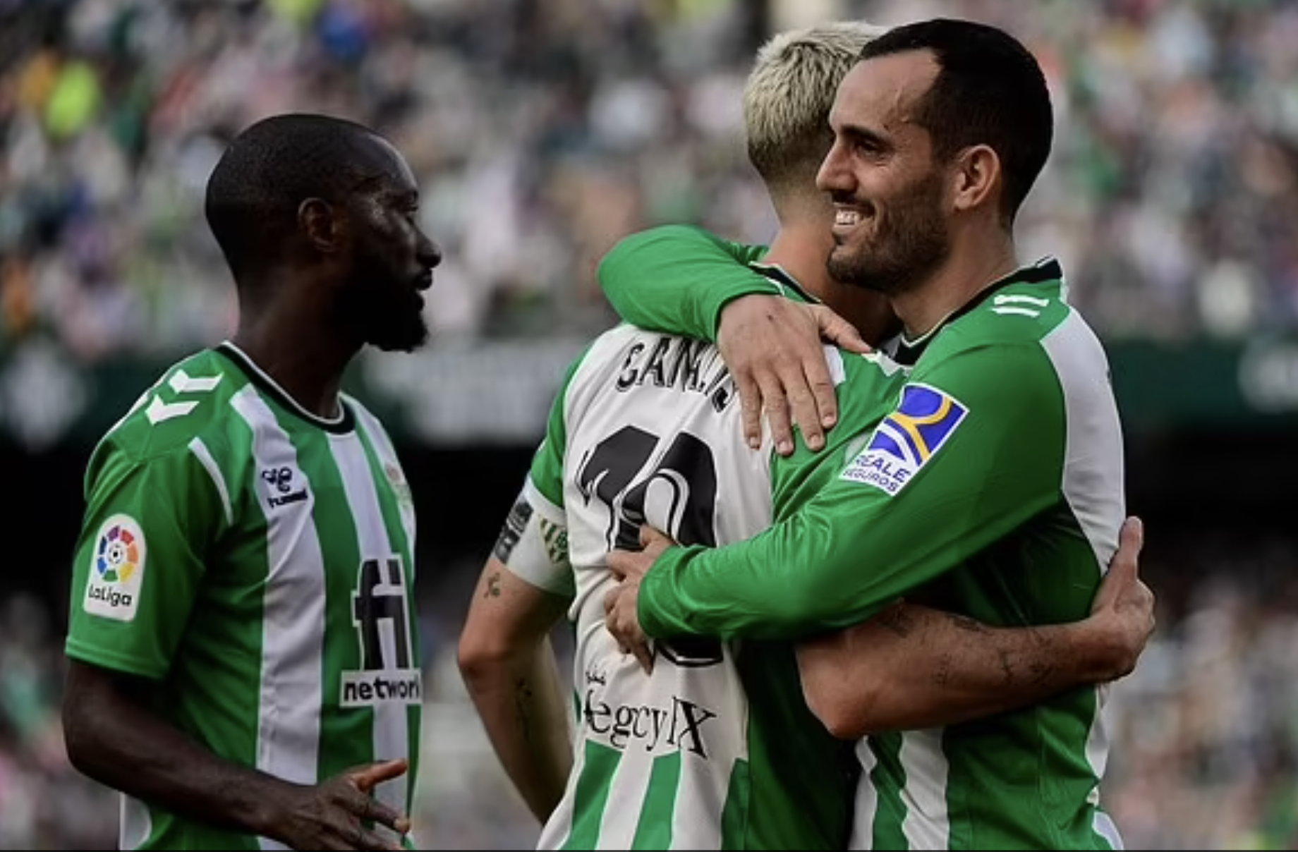 Loại Barcelona, Man United chạm tr&aacute;n Real Betis ở Europa League - Ảnh 2.
