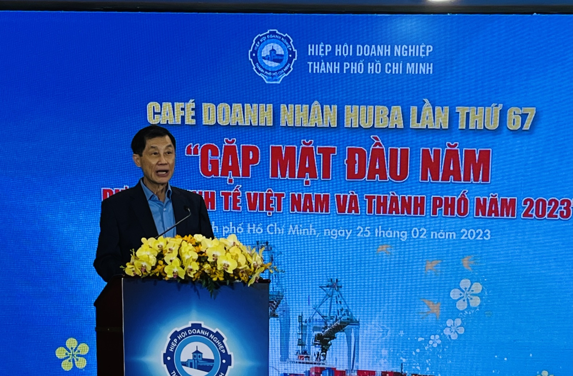 "Vua hàng hiệu" Johnathan Hạnh Nguyễn động viên các doanh nghiệp đừng hoang mang