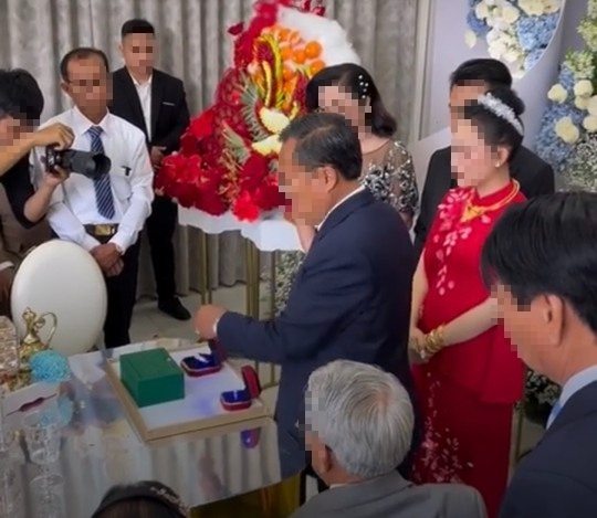 Dân mạng phát sốt với quà cưới cha tặng con gái trong lễ vu quy - Ảnh 2.