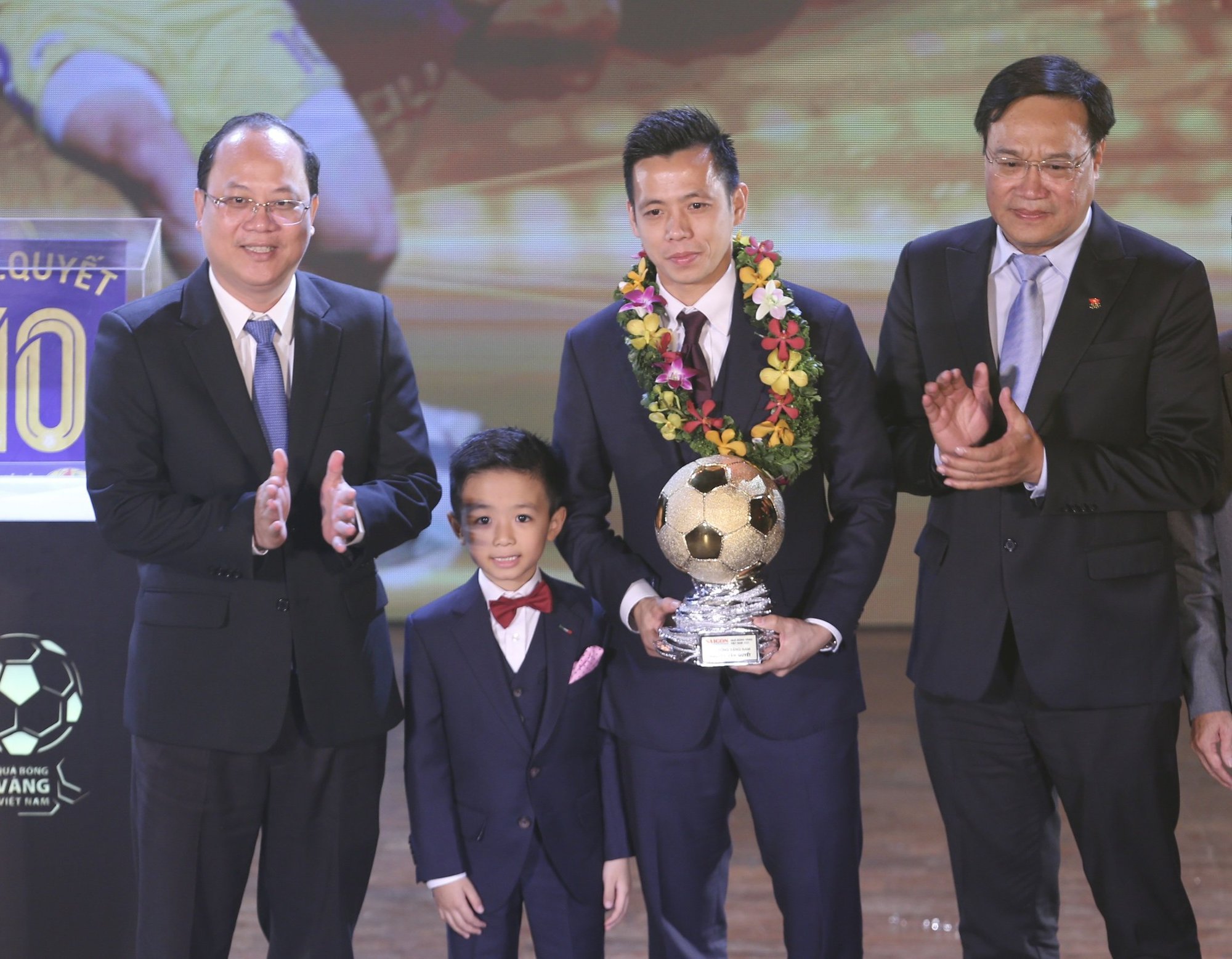 Văn Quyết, Huỳnh Như và Hồ Văn Ý đoạt Quả bóng vàng Việt Nam 2022