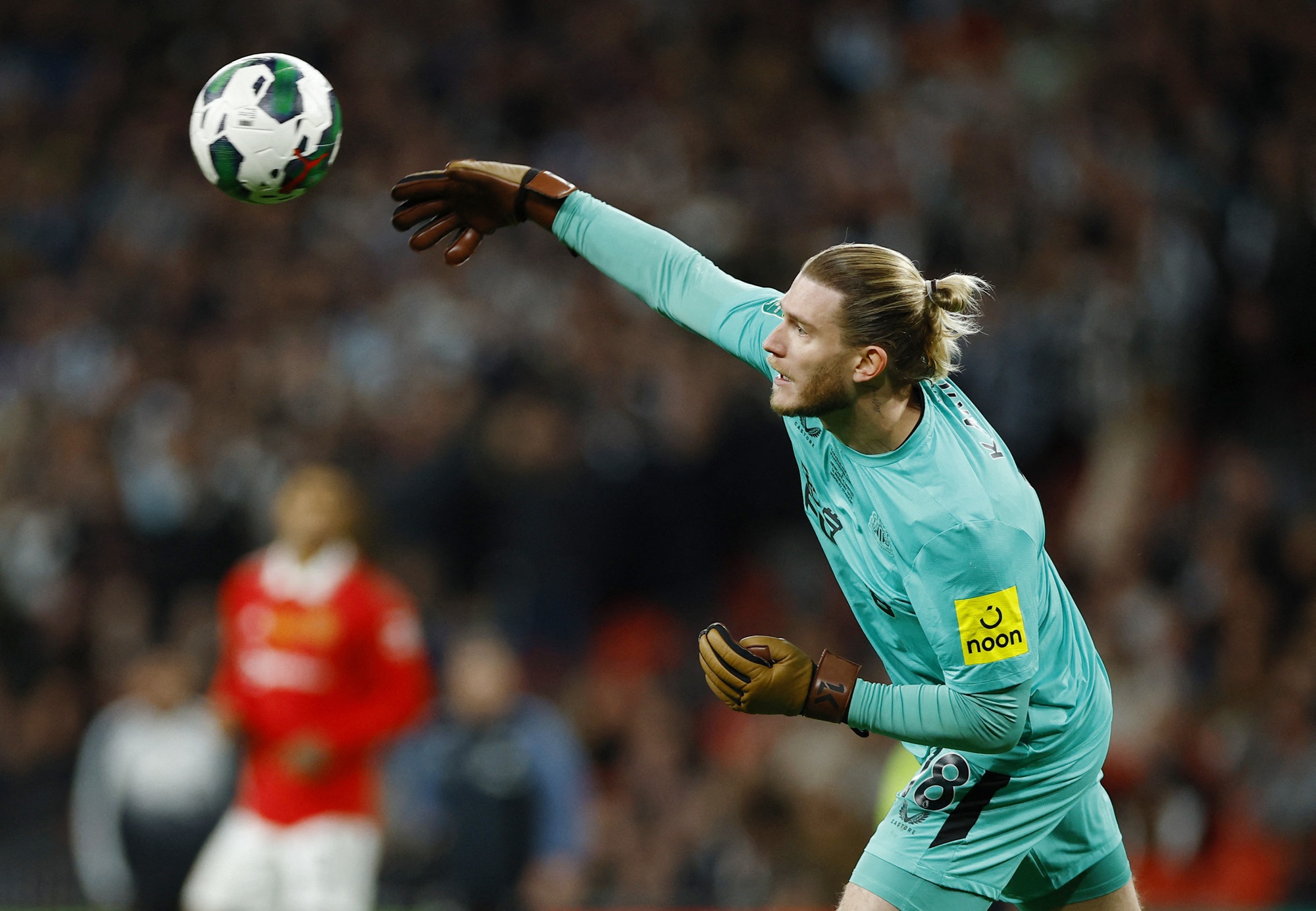 6 ph&uacute;t b&ugrave;ng nổ, Man United gi&agrave;nh danh hiệu v&ocirc; địch đầu ti&ecirc;n sau 6 năm - Ảnh 6.
