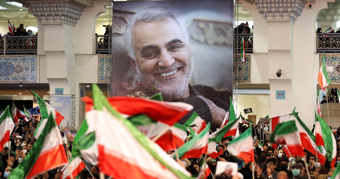 Chưa qu&ecirc;n vụ tướng Soleimani, Iran đưa &ocirc;ng Trump v&agrave; c&aacute;c quan chức Mỹ v&agrave;o tầm ngắm - Ảnh 2.