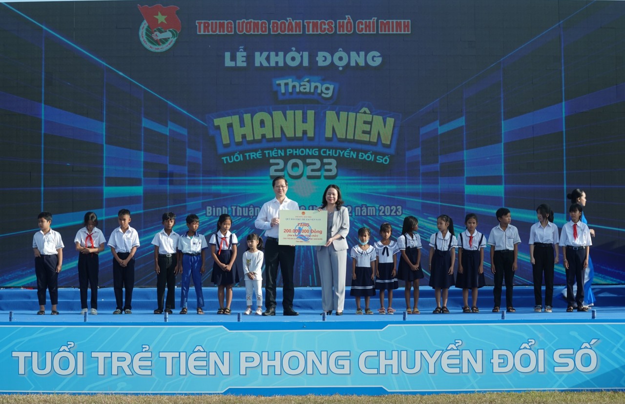 Quyền Chủ tịch nước giao nhiệm vụ cho tuổi trẻ cả nước